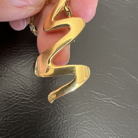 Trifari Scribble Pendant Link Necklace Gold Tone - Picture 6 of 6